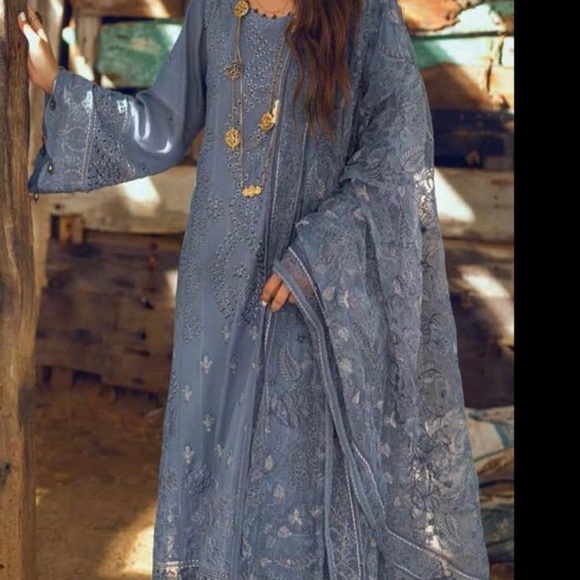 Dresses & Skirts - New 3 piece nureh krsndi Pakistan dress salwar kameez